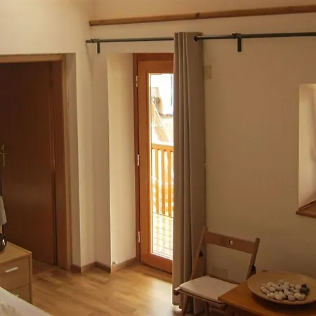 House Leba Holiday home *